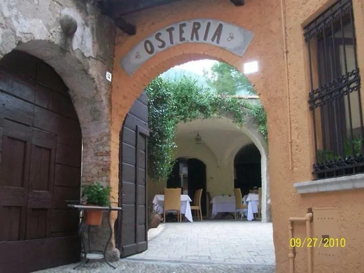 B&B Antico Brolo Gardone Riviera Bed & Breakfast